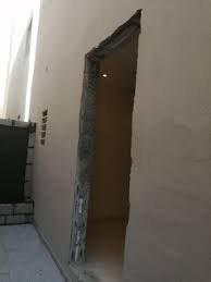 فني فتحات أبواب داخل الرياض