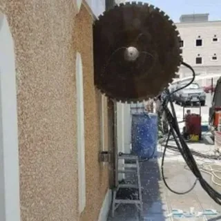قص بالمنشار بالرياض