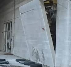 معلم لفتحات الأبواب داخل الرياض